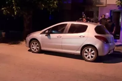 Se olvidó a su hija en el auto por nueve horas: murió asfixiada