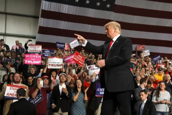 Demócratas y republicanos pelean voto por voto