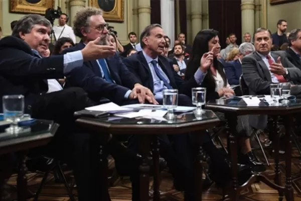 Firmaron el dictamen del Presupuesto que debatirá el Senado el miércoles 14