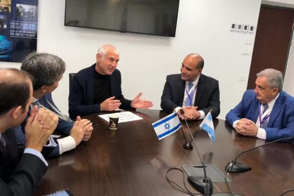 Manzur llegó a Tel Aviv y abogó por la paz en Medio Oriente