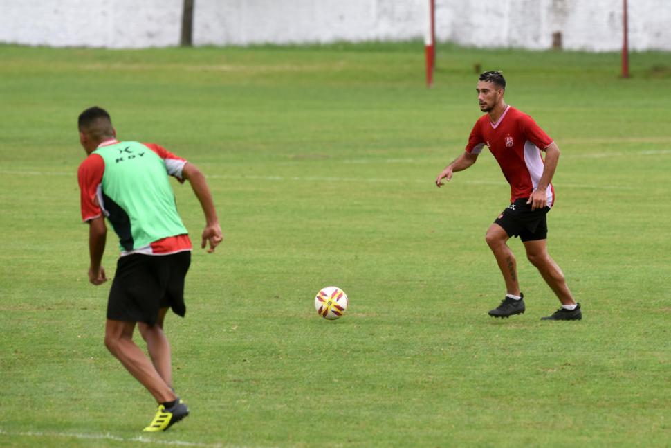 DE MOVIDA, OTRA VEZ. Vitale volverá a jugar de titular. En este torneo ya lo hizo contra Unión, Banfield, Aldosivi y Racing. la gaceta / foto de DIEGO ARáOZ 