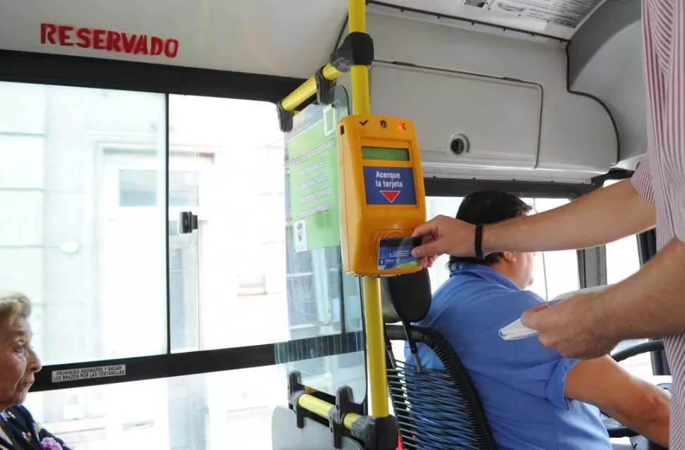 INCERTIDUMBRE. Sin subsidios, viajar en el transporte público será más caro. LA GACETA / FOTO DE MarÍa Silvia Granara