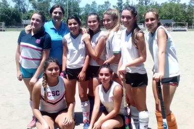 Las chicas del Colegio Santa Catalina celebraron en el interescolar de hockey