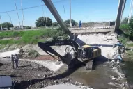 La remoción de los restos del puente caído en Canal Sur llevará al menos una semana