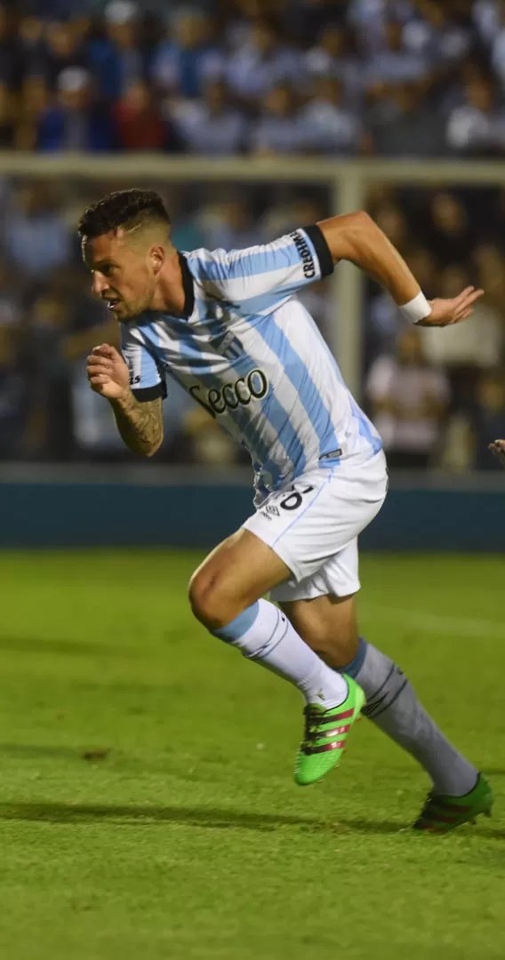 BAJA. Abero, de gran torneo, se desgarró y no jugará mañana ante Central. la gaceta / foto de diego aráoz 