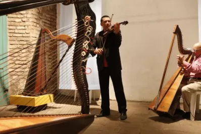 Folclore, boleros y el sonido mágico y envolvente del arpa