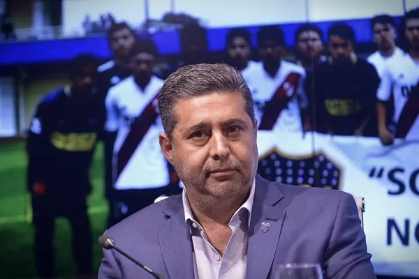 Mañana, antes de las 12, debemos decidir si se juega o no, adelantó Angelici