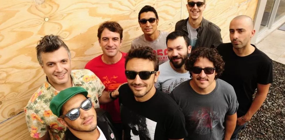 RUMBO AL CUARTO DE SIGLO. Los uruguayos de No Te Va Gustar comenzaron a componer en 1994 y “Suenan las alarmas” es su décimo disco. Foto de RodrÍguez Adami.-