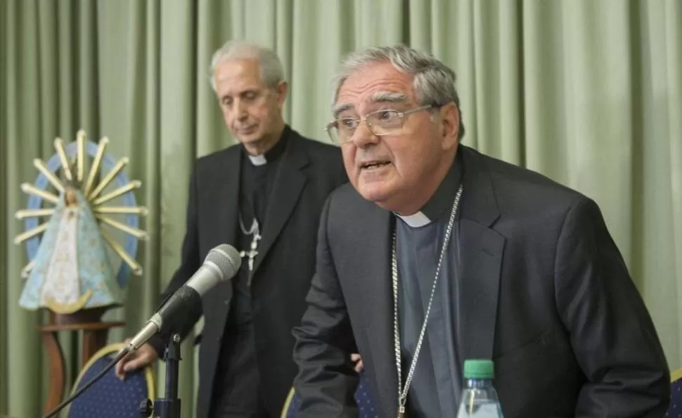 PRESIDENTE. El obispo de San Isidro, monseñor Oscar Ojea, preside la Conferencia Episcopal Argentina.  