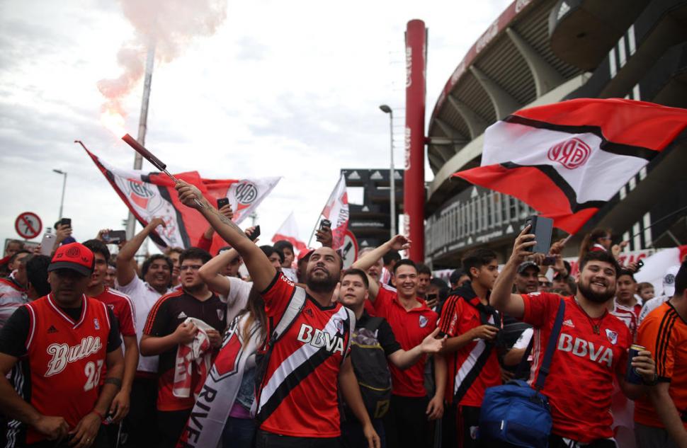 “MILLONARIOS”. Esperan dar la vuelta como locales.  