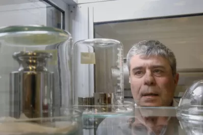 Cumbre histórica en París: redefinen el kilogramo y otras tres unidades de medida