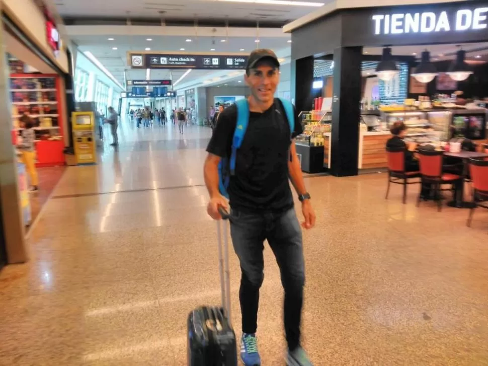 ANTES DE PARTIR. El atleta tucumano va en busca de otro triunfo internacional.  