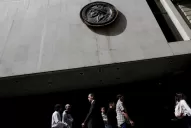 El dólar minorista saltó 55 centavos y concluyó la jornada cerca de los $ 37