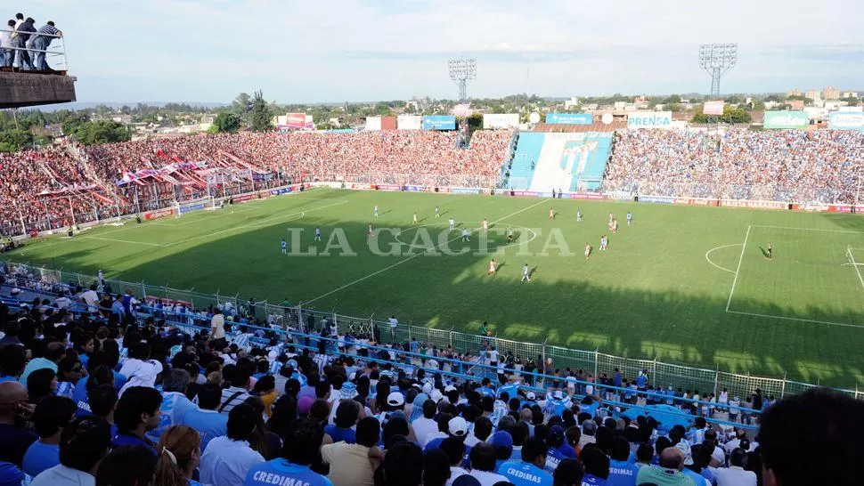 Atlético y San Martín jugaron con ambas parcialidades en marzo de 2013, por Copa Argentina.