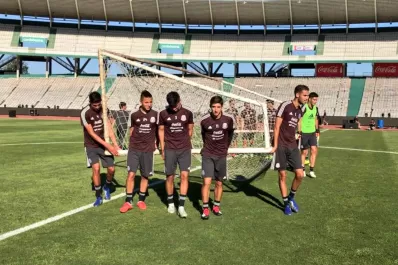 Argentina y México, dos selecciones en transición, jugarán mañana en Córdoba
