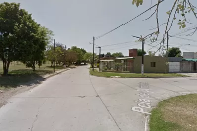 Dos motochorros lo sorprendieron cuando llegaba a su casa y le pegaron un tiro