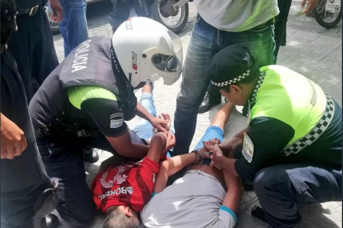 Tres aprehendidos en el cortejo fúnebre del asaltante que se enfrentó con el federal