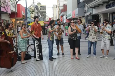 Cumbia con orquesta y sonido tucumano