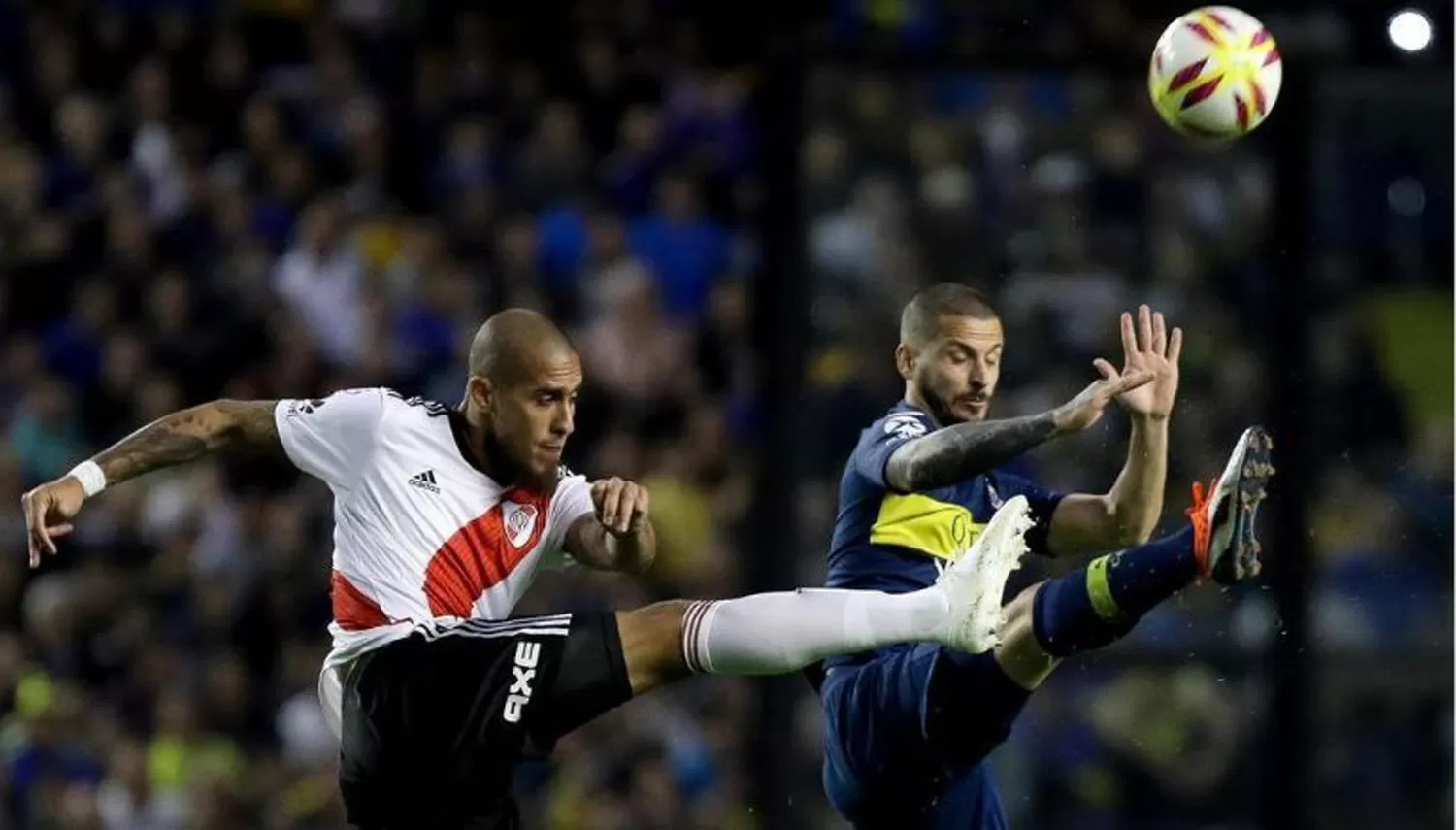 UNA HORA ANTES. Boca y River jugarán el sábado a las 16, en el Monumental.