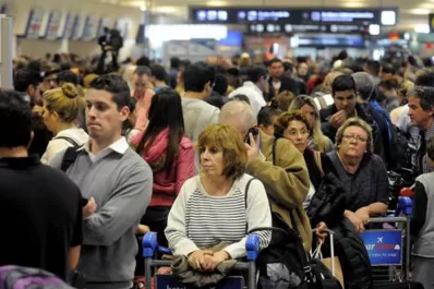 Aeronáuticos fueron sancionados y amenazan con un nuevo paro para mañana