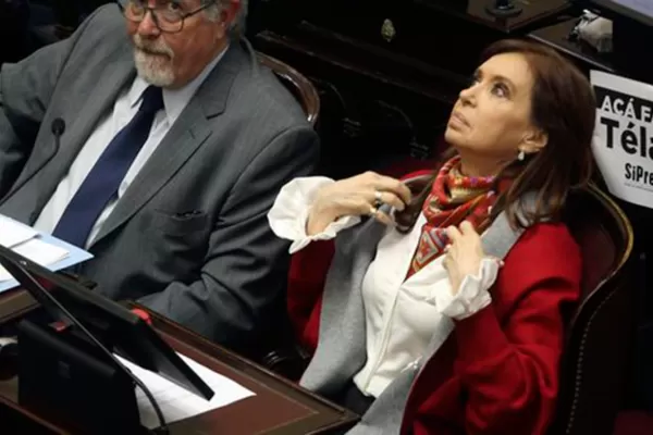 Cayó la sesión por el desafuero de Cristina: Alperovich y Mirkin no dieron quórum