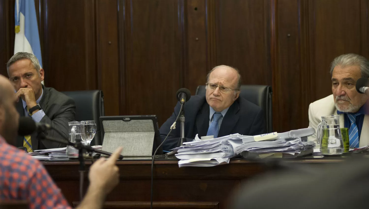 ENFERMO. Dante Ibáñez (derecha) pidió suspender el juicio hasta el lunes. LA GACETA / FOTO DE JORGE OLMOS SGROSSO