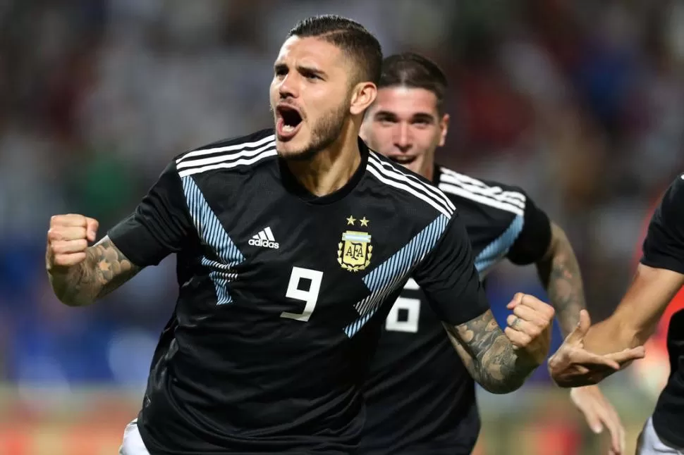 APARECIÓ EL GOLEADOR. Icardi anotó el primer gol de la Selección. reuters