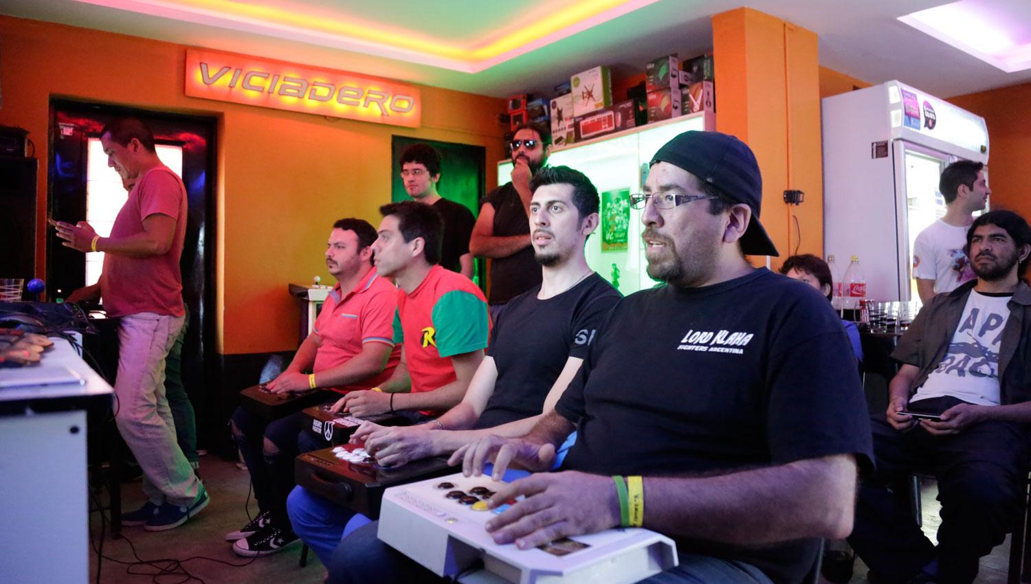 Videojuegos: un policía tucumano está entre los mejores gamers del país y sueña con ser profesional