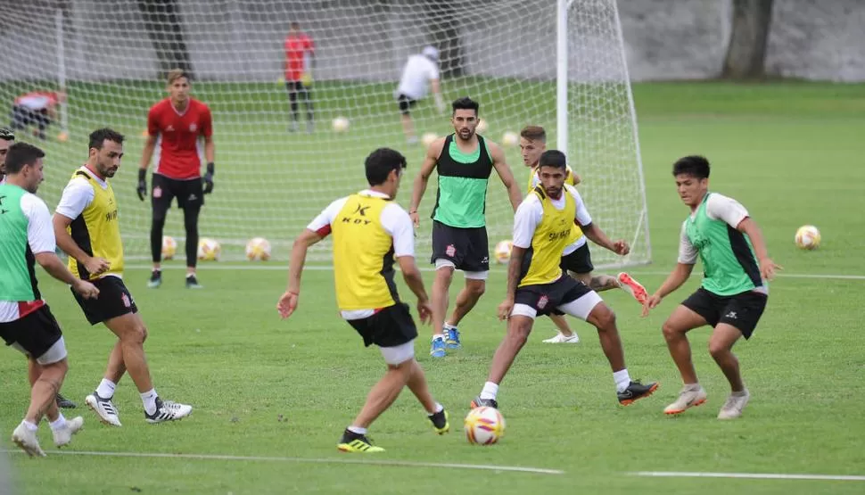 EL ÚLTIMO ESFUERZO. El plantel trabaja pensando en los últimos tres partidos del año, después se vendrán las vacaciones. la gaceta / foto de héctor peralta 