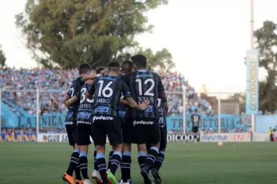 Con otro golazo de colección, Pulguita Rodríguez rubricó la victoria de Atlético