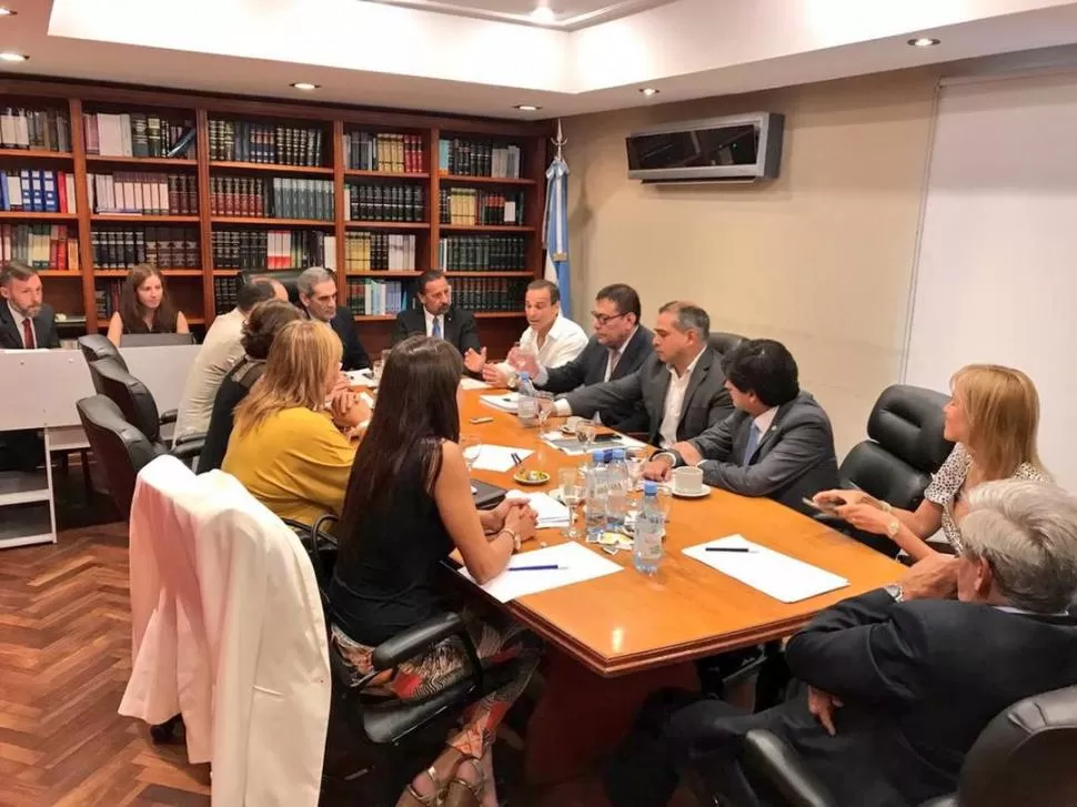 ÚLTIMA SESIÓN. El empresario Garber habla en presencia de los integrantes del Consejo Asesor de la Magistratura. Consejo Asesor de la Magistratura