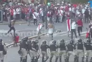 Luego de la suspensión: corridas y balas de goma en las afueras del Monumental