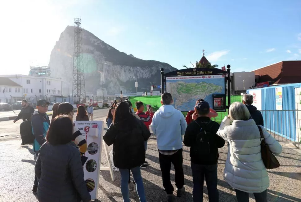 ESTRATÉGICO. El peñón, de 6,7 kilómetros cuadrados, es un territorio británico de ultramar reclamado por España. Está al sur de la península Ibérica. REUTERS