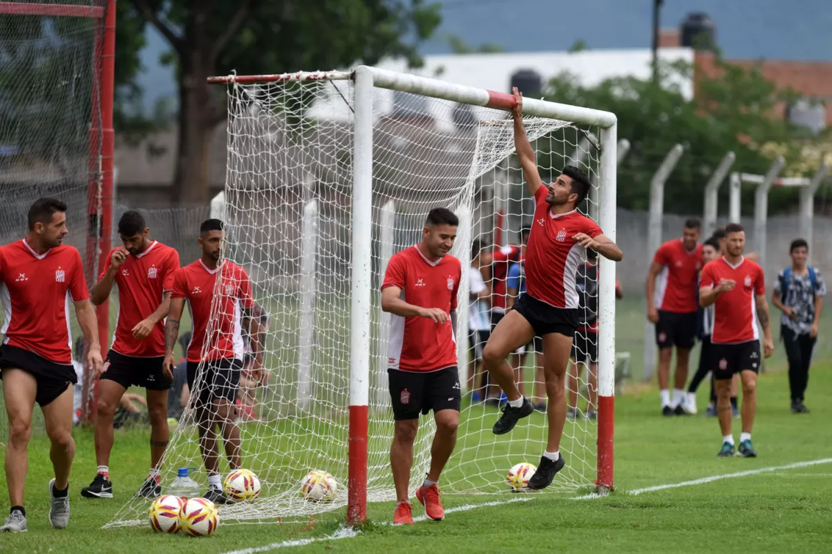 APUNTANDO ARRIBA, SIEMPRE. Pese a que el Santo aún no pudo ganar de visitante en la Superliga, Maxi Martínez se tiene fe de cara al juego del sábado. Es una linda chance para conseguirla, afirmó. 