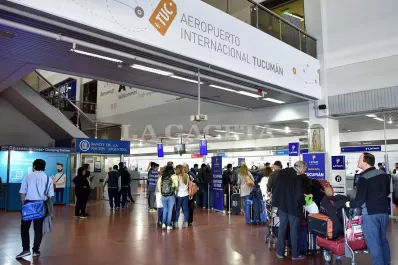 Aerolíneas Argentinas convocó a los gremios para avanzar en un acuerdo paritario