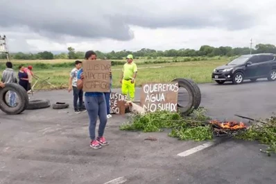 En Choromoro volvieron a cortar la ruta porque el agua potable no llega a su comunidad