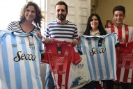 Los ganadores del sorteo de Club La Gaceta ya tienen sus camisetas de Atlético y San Martín