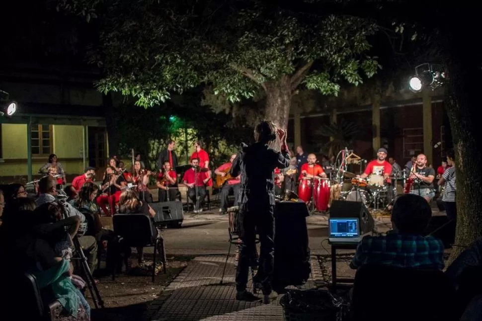 IMPROVISACIÓN. La Orquesta Picante hace música por caminos distintos. PRENSA.-
