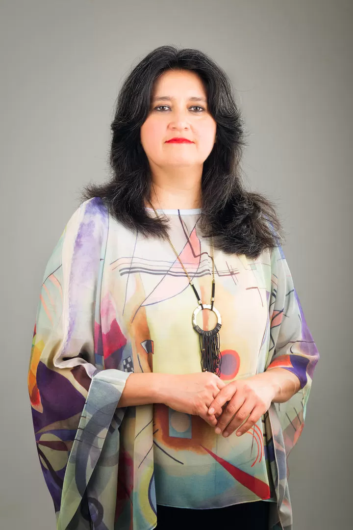 UNA VOZ CON PERSONALIDAD. Vivi Taberna presenta “Nuestro folclore”.  