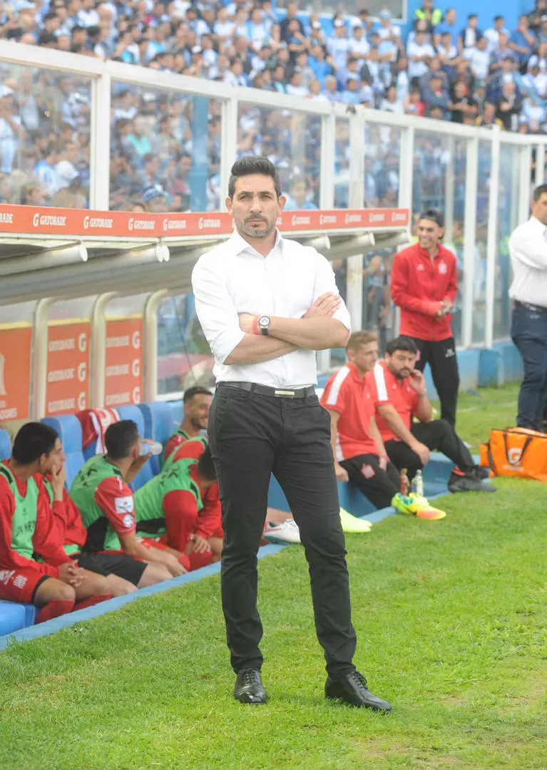 DE VISITANTE. Los dirigidos por Coyette lograron quedarse con una victoria de visitante por primera vez en la Superliga. LA GACETA / FOTO DE Antonio Ferroni