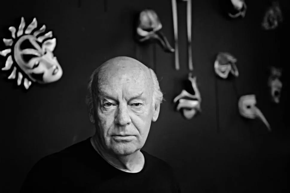 CONTADOR DE HISTORIAS. El prolífico escritor uruguayo falleció el 13 de abril de 2015. Había nacido en Montevideo el 3 de septiembre de 1940. LA GACETA / FOTO DE JUAN PABLO SÁNCHEZ NOLI.- 