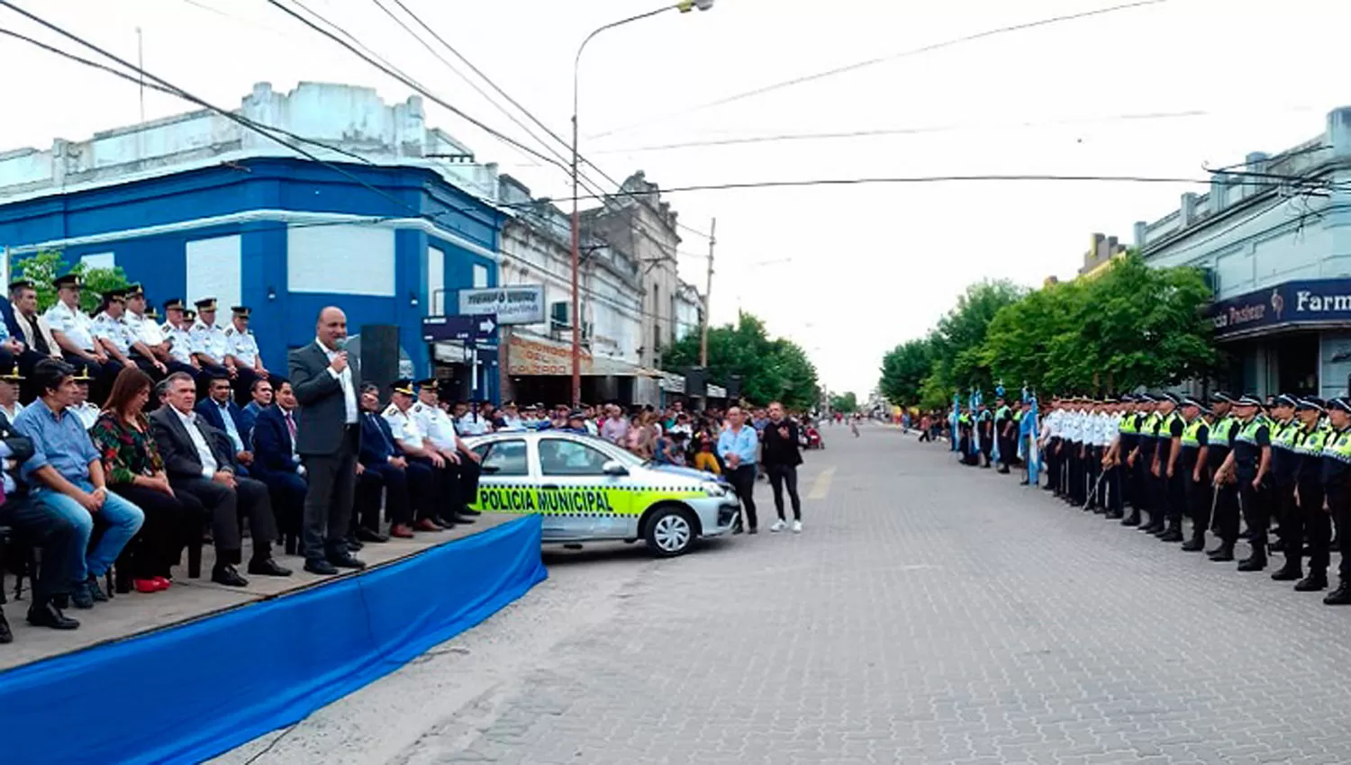 Manzur y Jaldo estuvieron en el acto central por el aniversario de la fuerza de seguridad.