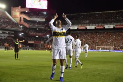 Boca venció a Independiente pero las polémicas arbitrales y en las tribunas fueron más fuertes