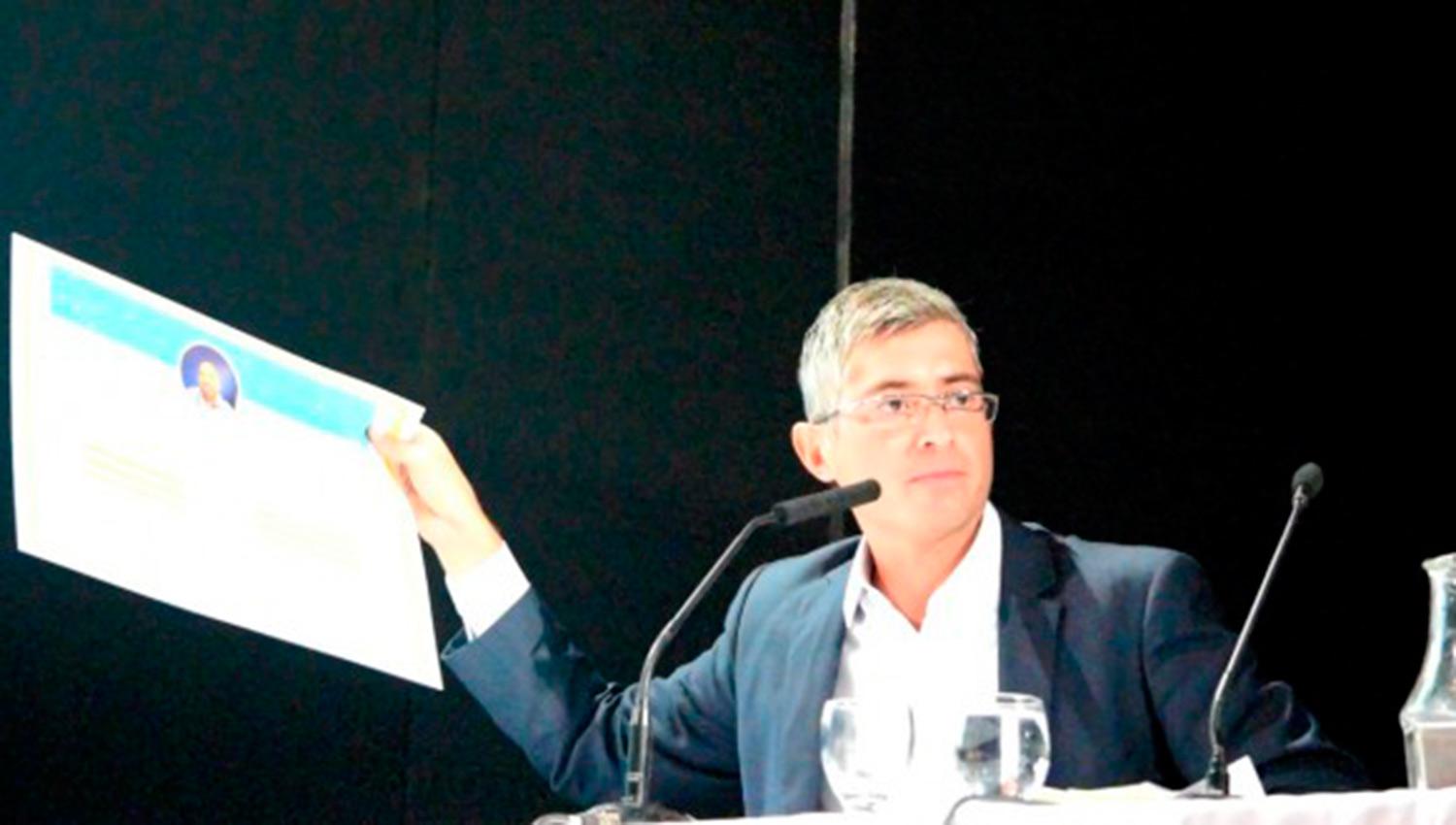 Ofensiva del radicalismo para que la SAT dé marcha atrás con el aumento