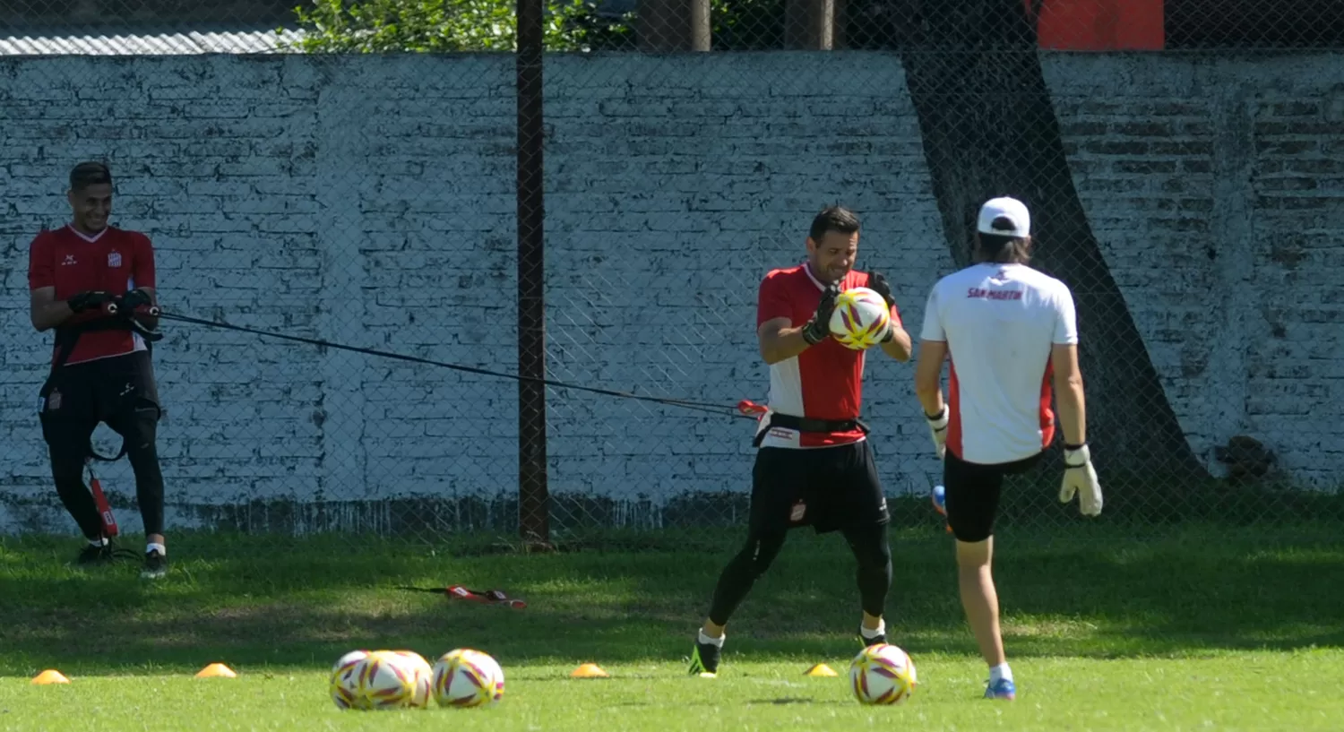 DISPONIBLES. Carranza y Jaime serán los arqueros ante Newell's. 