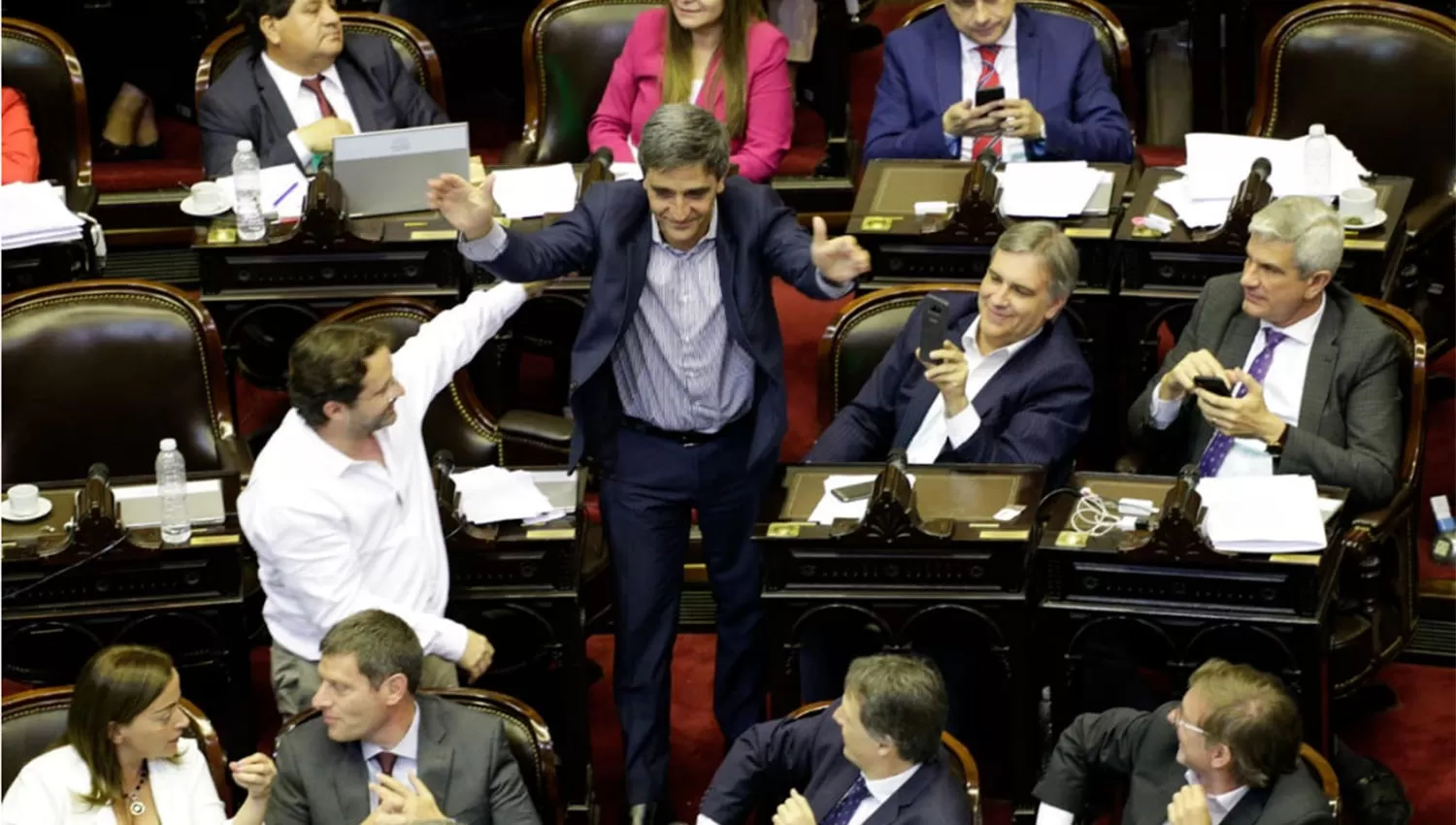 FESTEJO. Pablo Yedlin celebró el resultado de la votación.