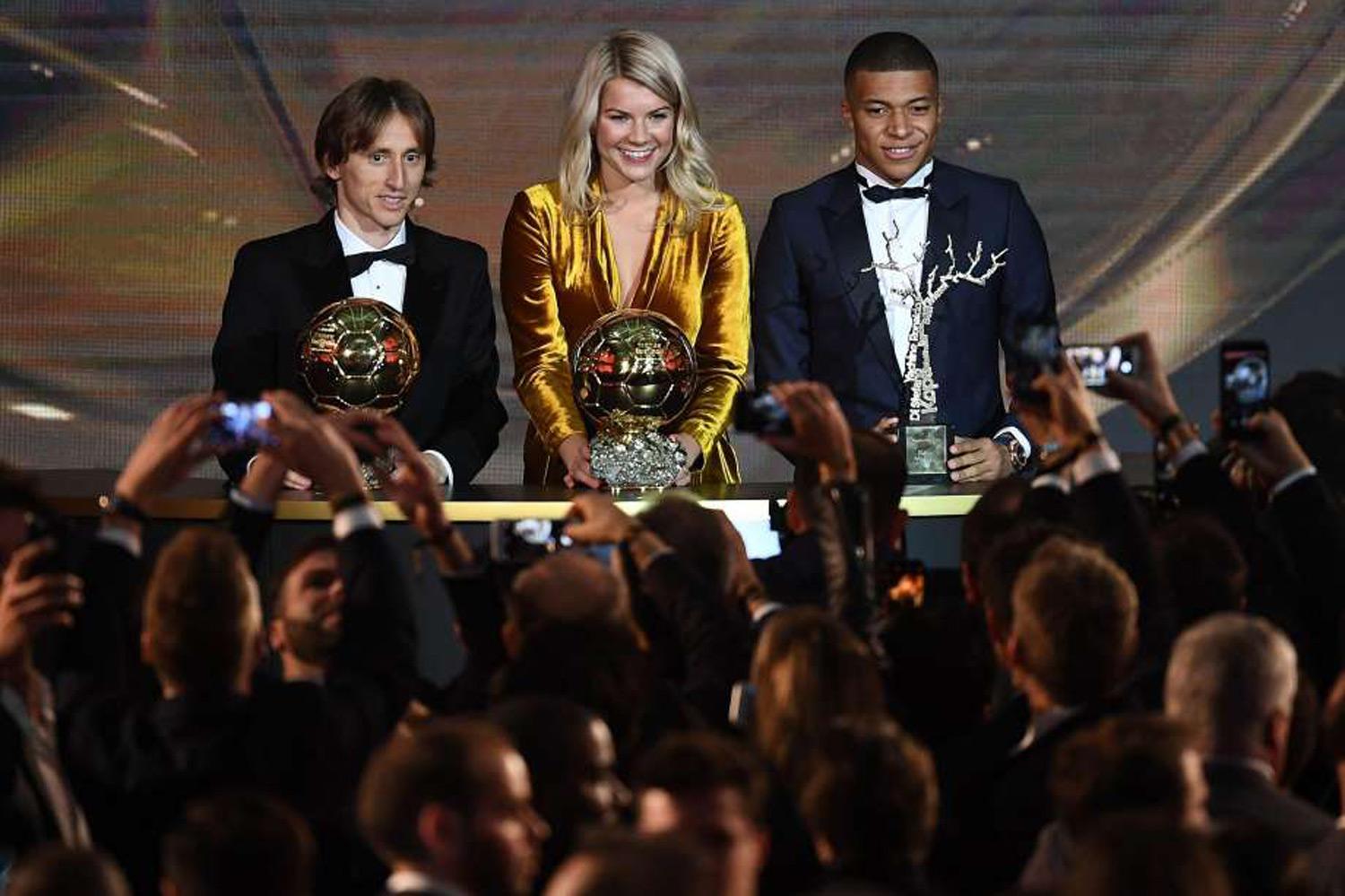 CON LOS MEJORES: Ada junto a Luka Modric y Kylian Mbappé