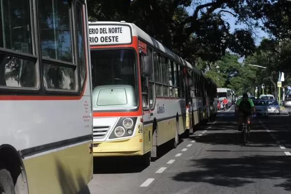 Amenaza de paro: UTA se declaró en estado de alerta y movilización por el pago del aguinaldo