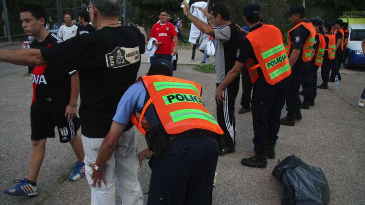 CONTROLES EN LAS CANCHAS / 