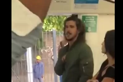 Acá no te hagás el picante porque te bajo, le dijeron en el tren al hijo de la fiscal acusado de abuso